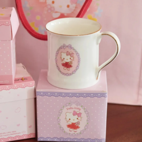 Iconic Medicare x Hello Kitty: The Ultimate Gift Set for All Ages Iconic Medicare x Hello Kitty CUP